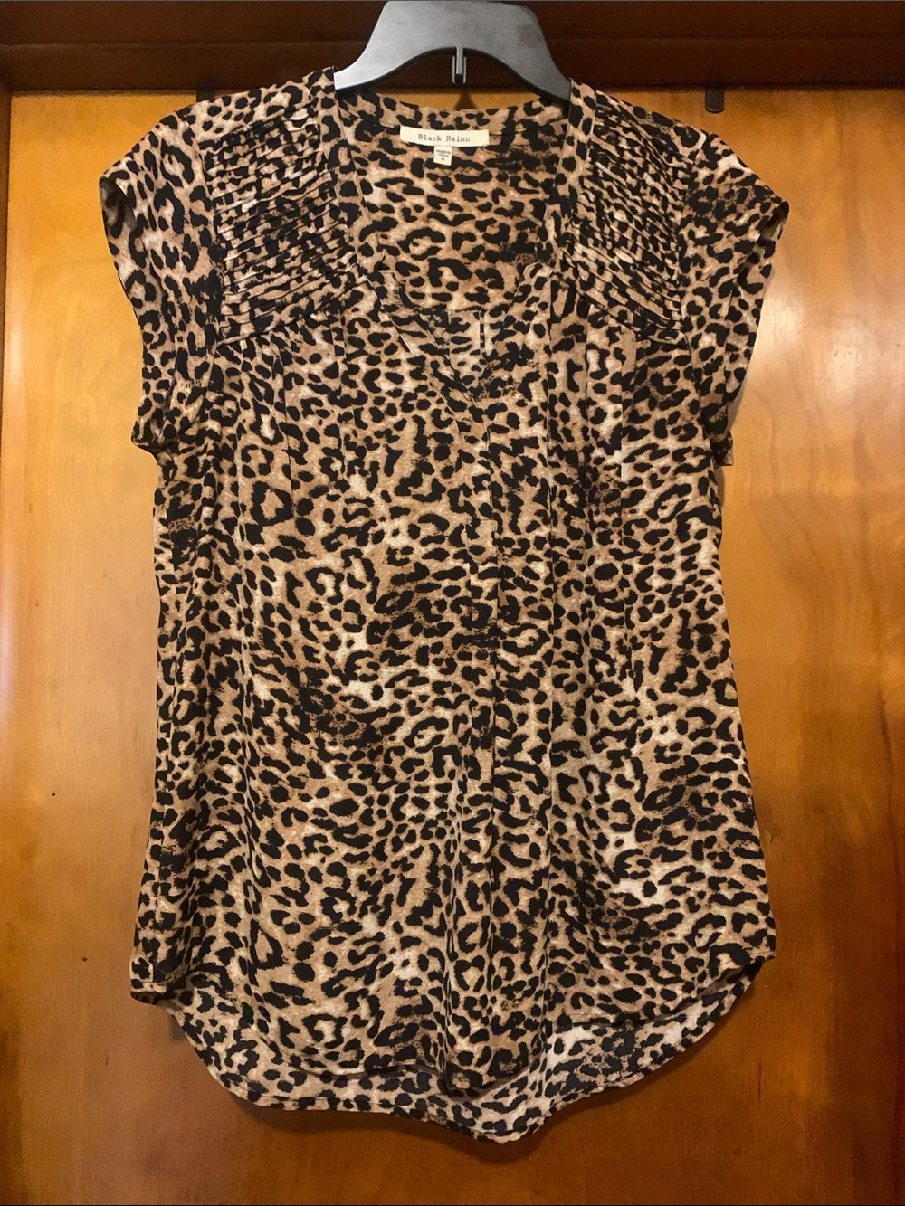 Black Rainn Size M Tan Animal Print Top
